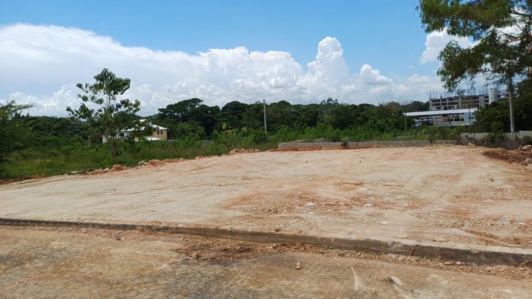 TERRENO EN VENTA AVENIDA PRESIDENTE JACOBO MAJLUTA