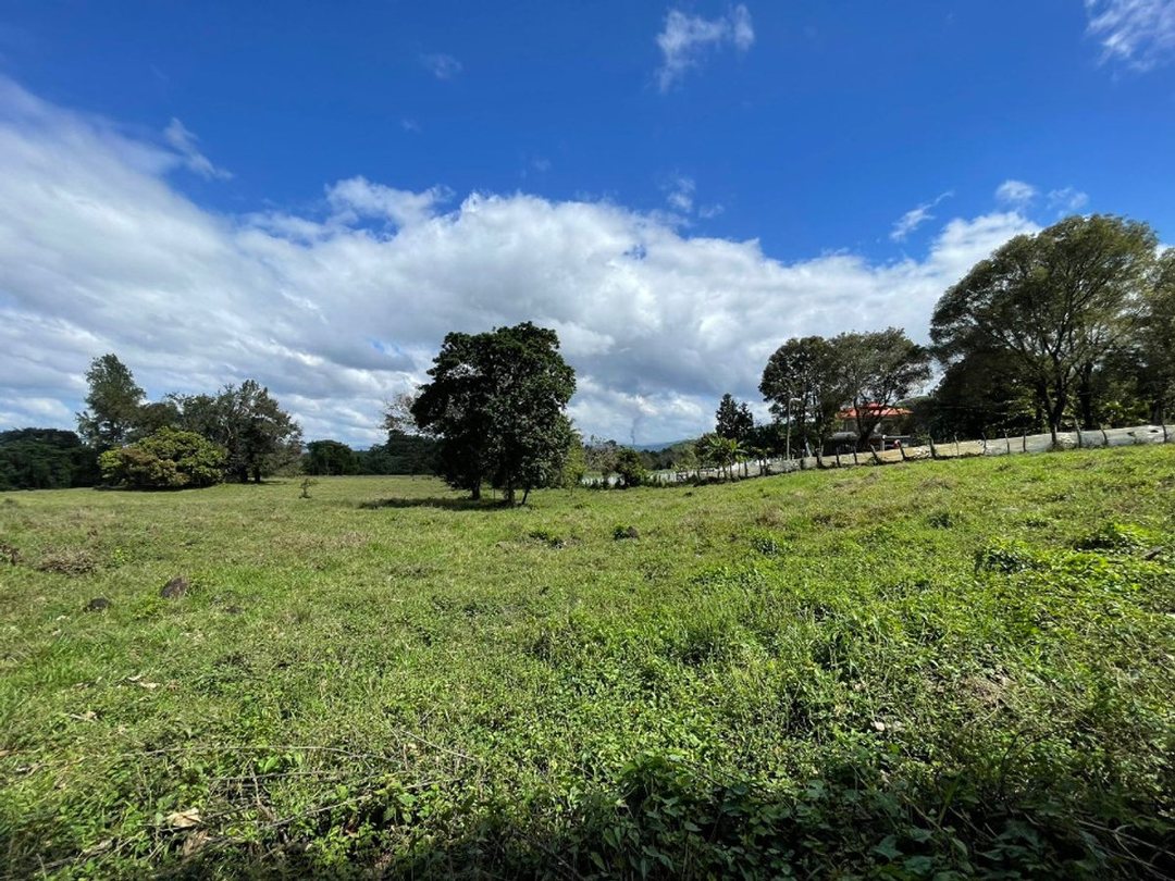 Terreno de 10,518 m² en Bejuco Aplastado, Bonao