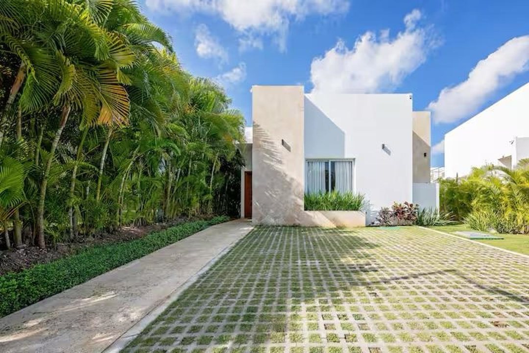 VILLA EN VENTA 3 DORMITORIOS PLAYA NUEVA ROMANA SA