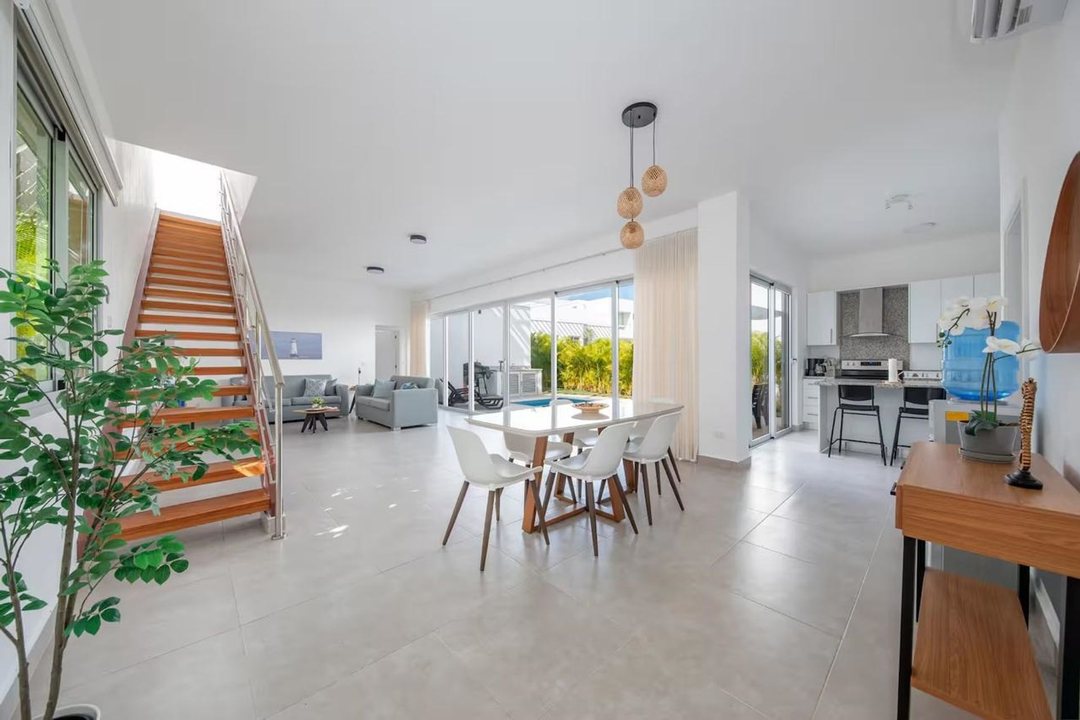 VILLA EN VENTA 3 DORMITORIOS PLAYA NUEVA ROMANA SA