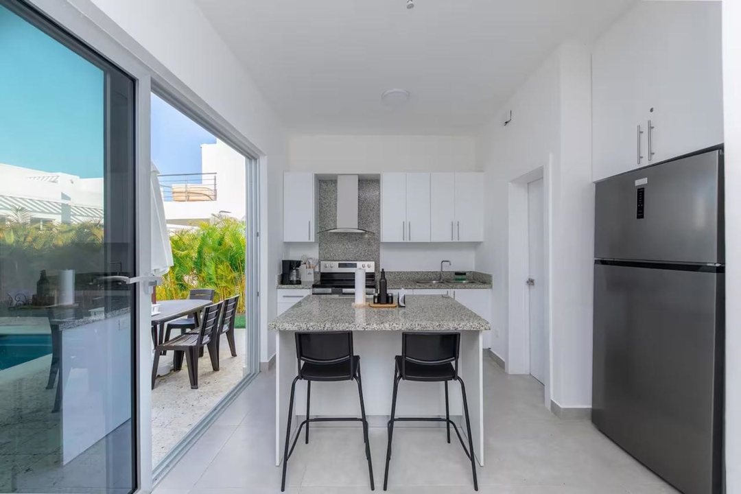 VILLA EN VENTA 3 DORMITORIOS PLAYA NUEVA ROMANA SA