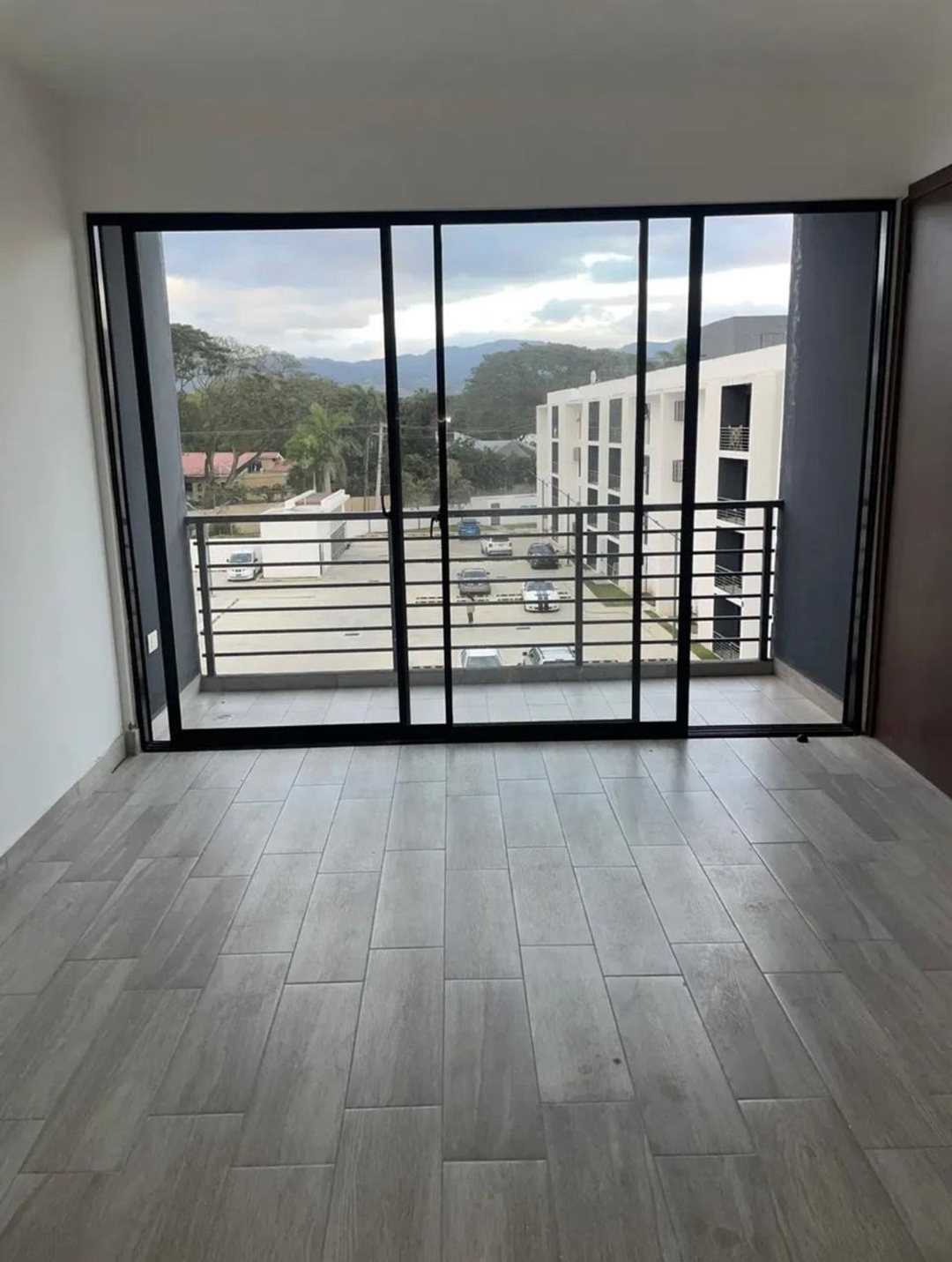 RES. TERRANOVA PENTHOUSE 4to PISO