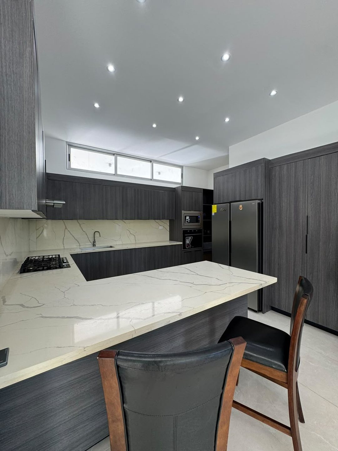CASA EN VENTA 4 DORMITORIOS AVENIDA MIRÓ SAN PEDRO