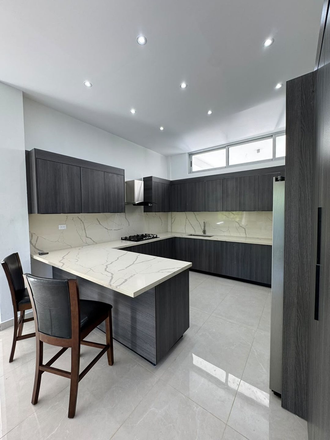 CASA EN VENTA 4 DORMITORIOS AVENIDA MIRÓ SAN PEDRO