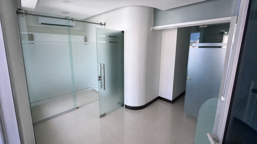 LOCAL COMERCIAL EN VENTA 39 M² AVENIDA RÓMULO BETA