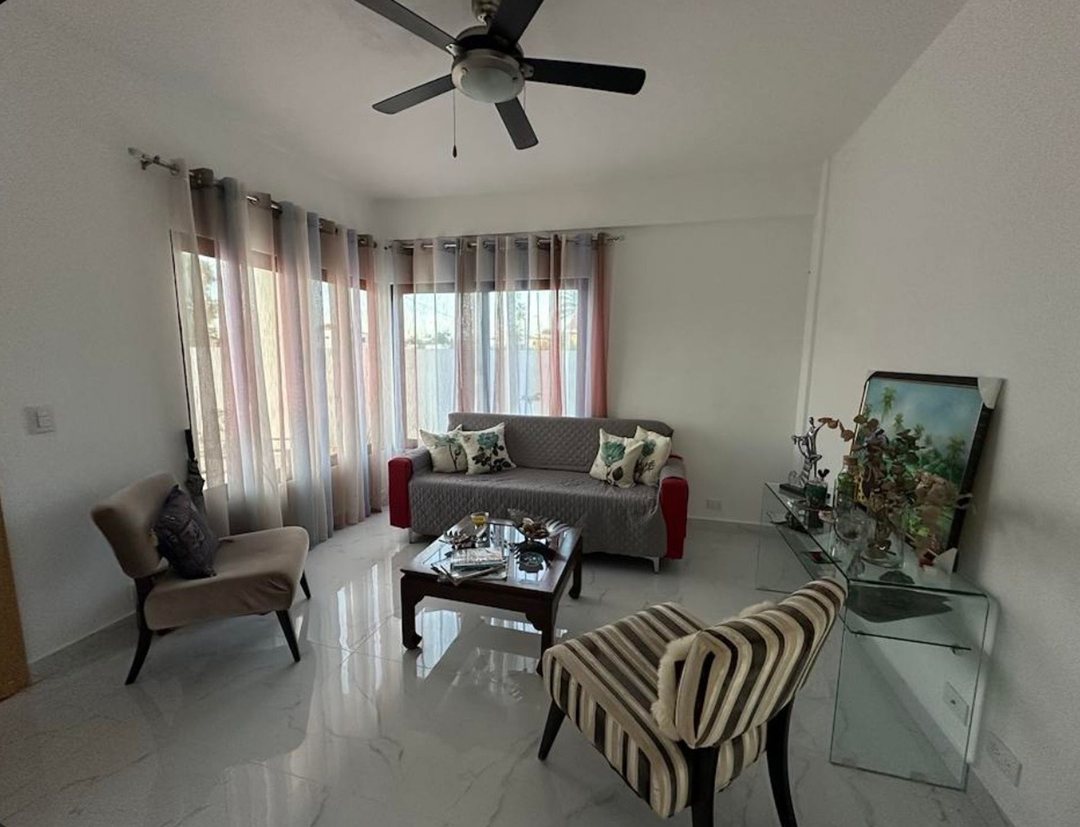 Amplia Villa de 4 hab en residencial cerrado