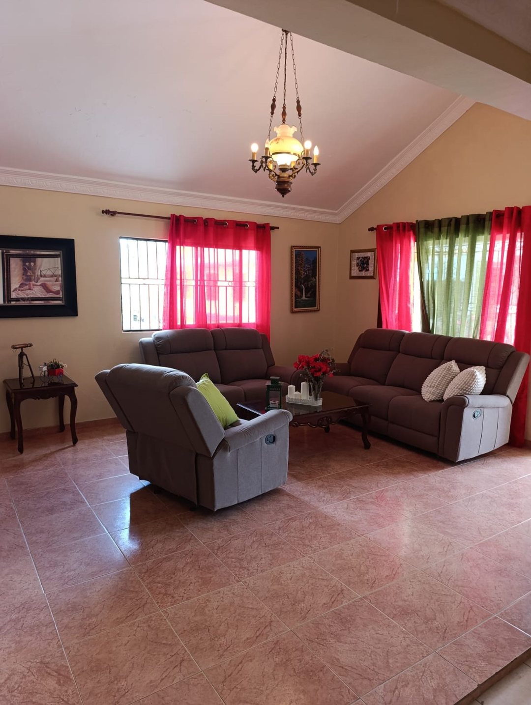 CASA EN VENTA EN EL BRISAL, BAYONA