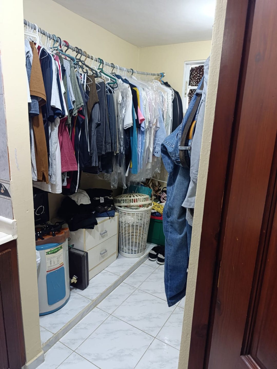 CASA EN VENTA EN EL BRISAL, BAYONA
