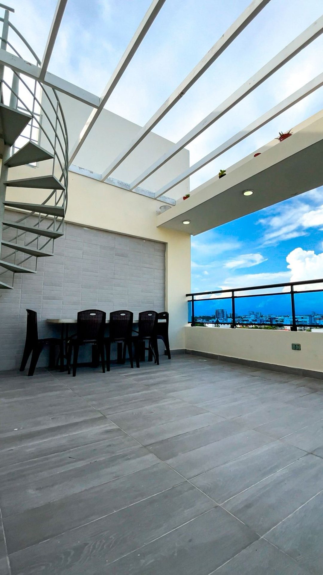 Penthouse doble Altura A pocos metros de la Av. L