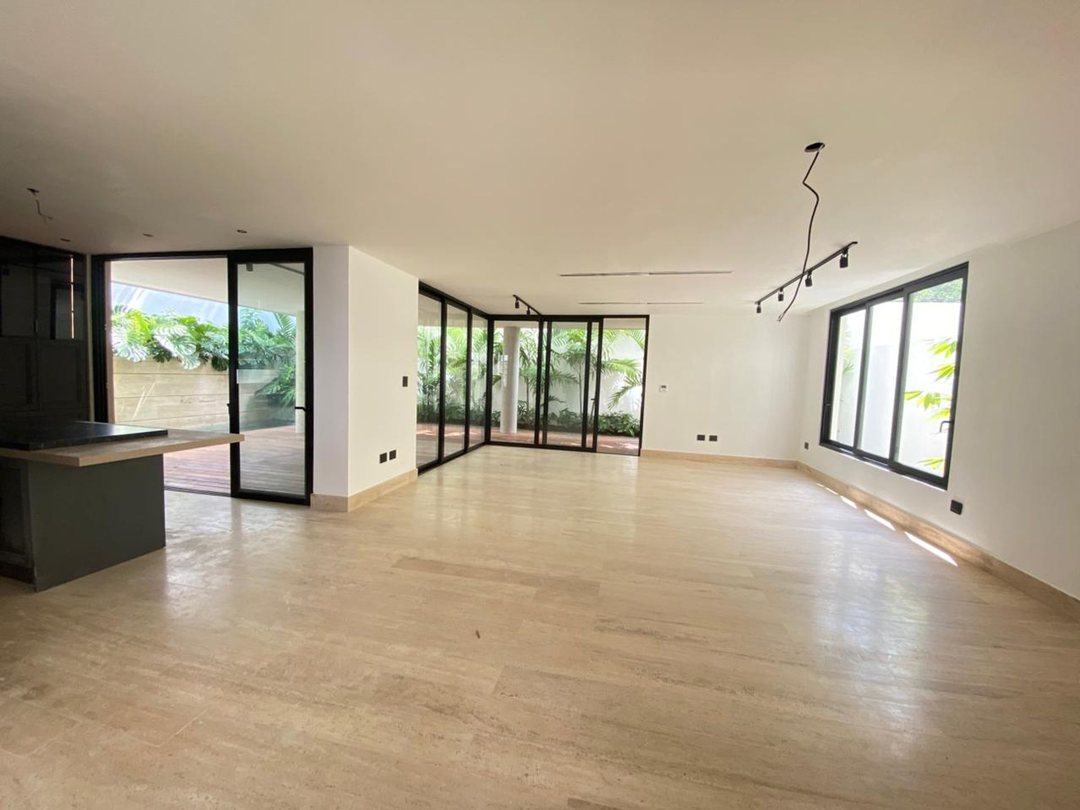 Casa nueva en Cuesta Hermosa III