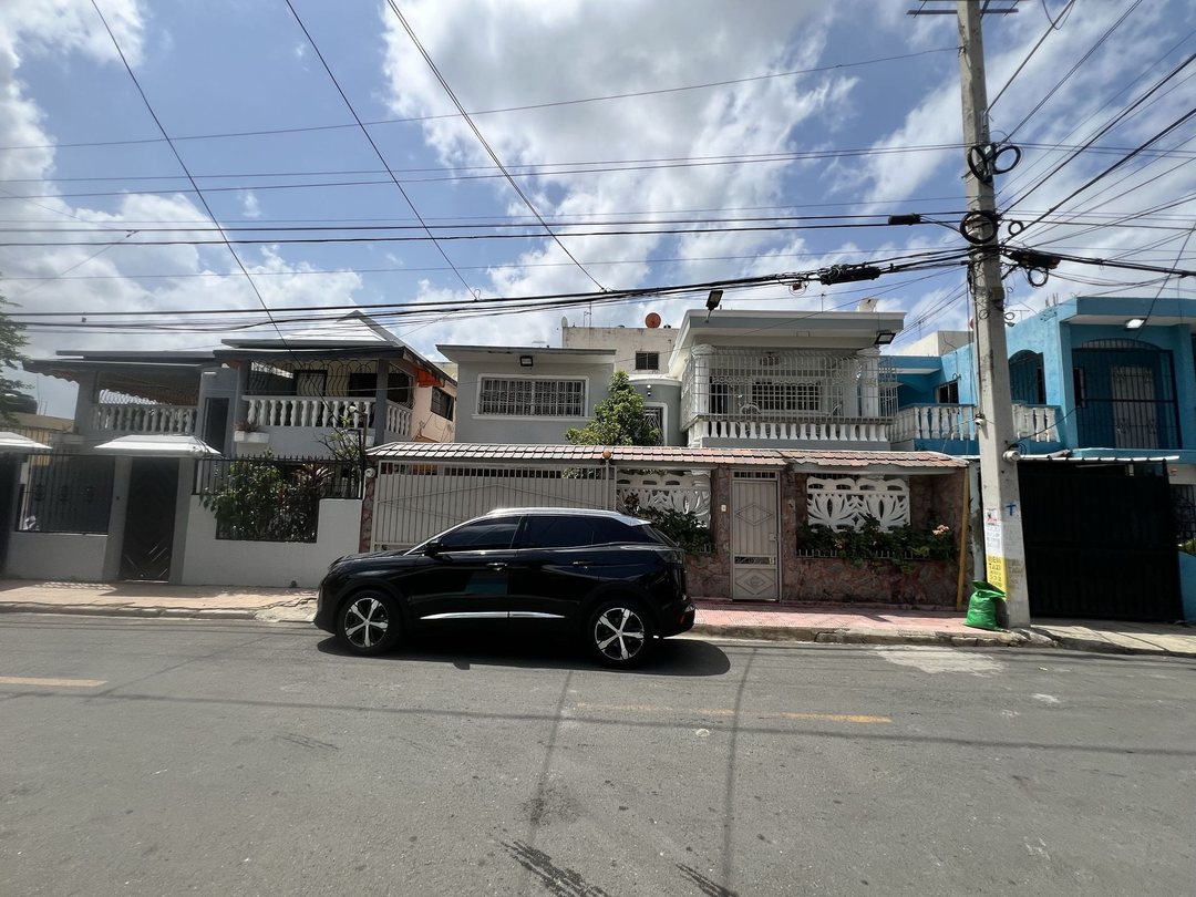 CASA EN VENTA 4 DORMITORIOS SANTO DOMINGO ESTE SAN