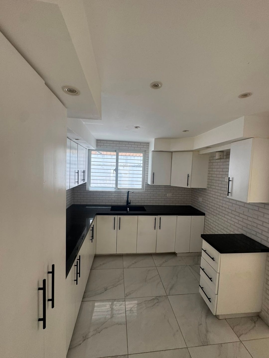Casa en Venta y Alquiler – La Castellana