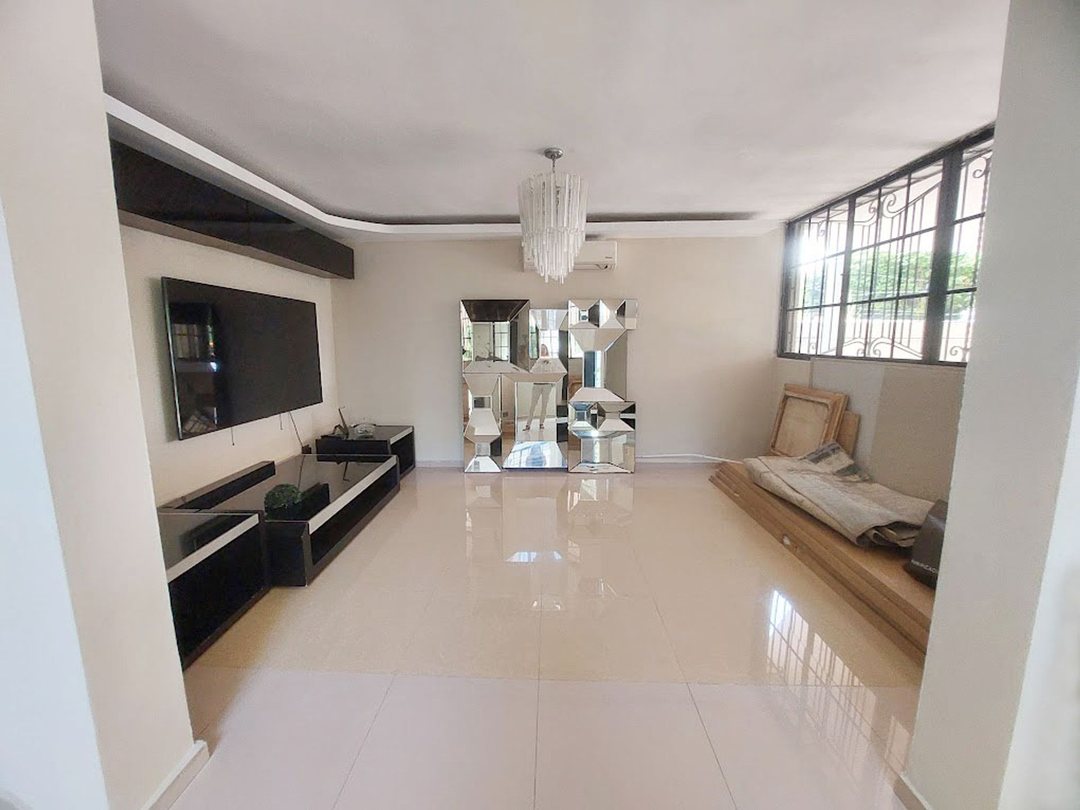 Casa en Viejo Arroyo Hondo en Proyecto Cerrado