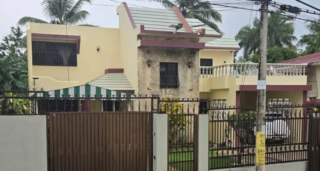 Casa en Santo Domingo Norte, Sol de Luz