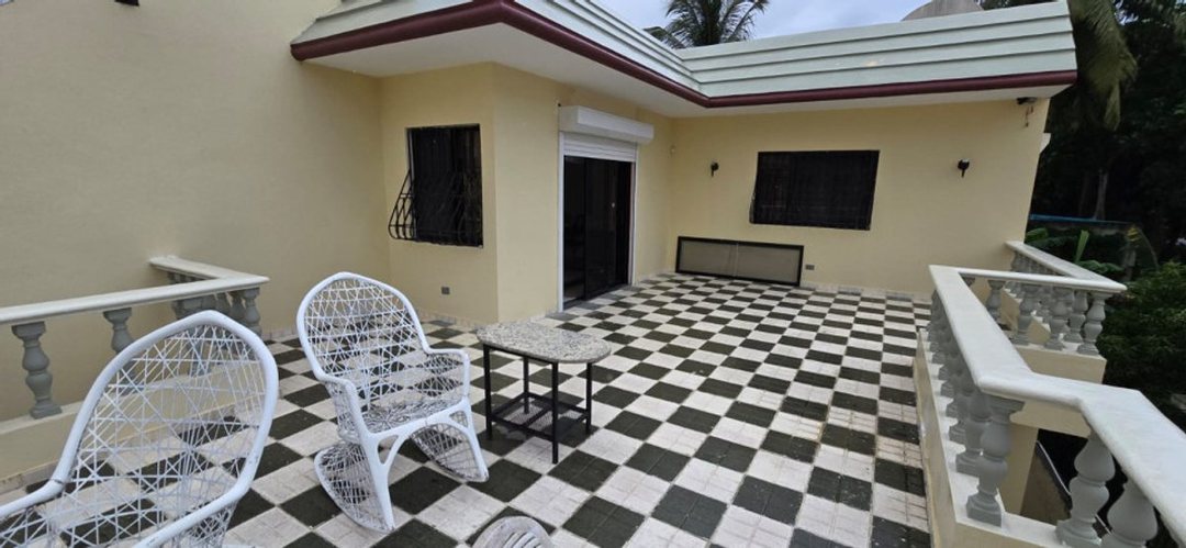 Casa en Santo Domingo Norte, Sol de Luz
