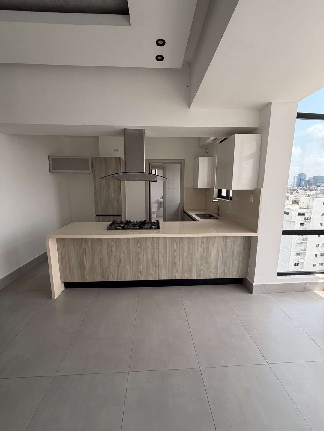 PENTHOUSE, EVARISTO MORALES