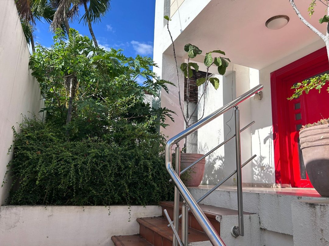 CASA EN VENTA 3 DORMITORIOS SANTO DOMINGO