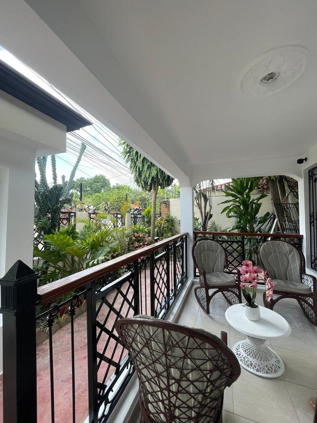 Hermosa Casa en Urb. Henríquez, Área Monumental, Stgo.