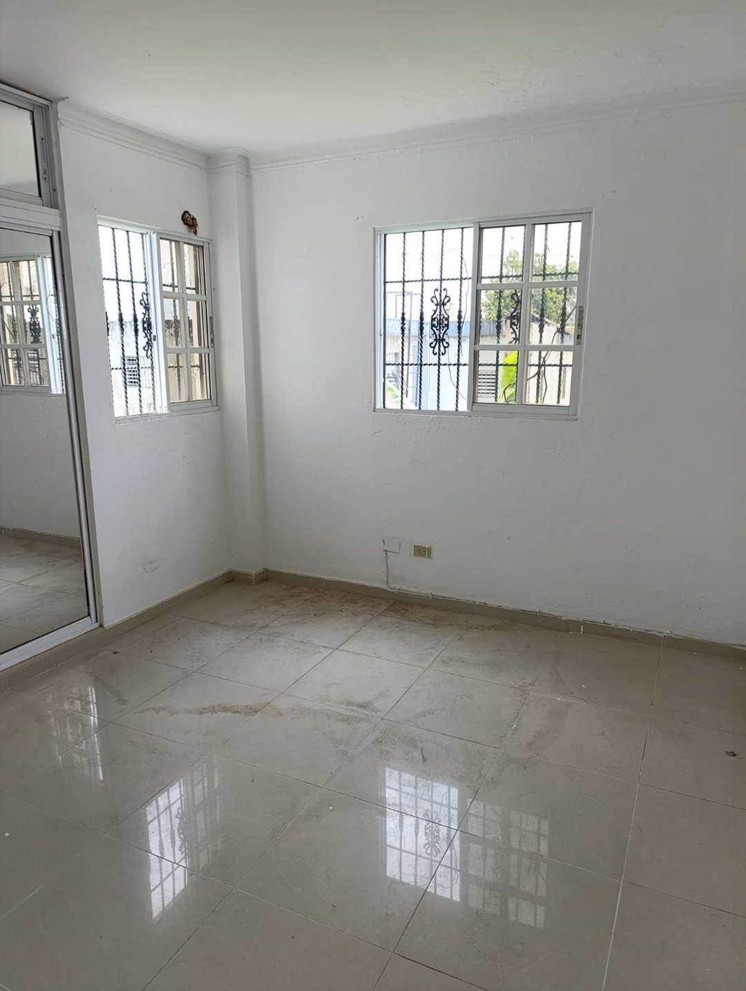 EDIFICIO EN VENTA, BONAO MONSEÑOR NOUEL
