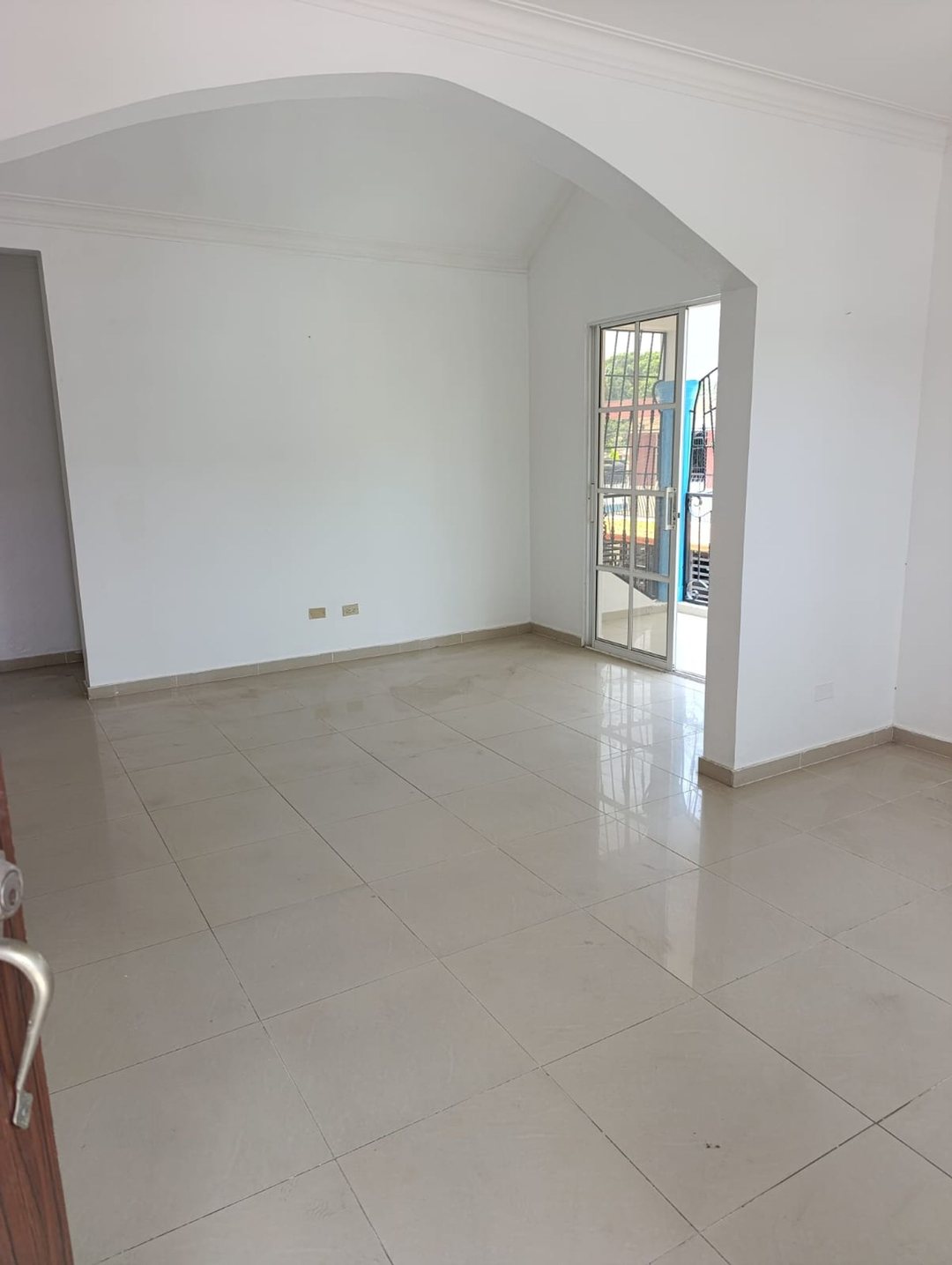 EDIFICIO EN VENTA, BONAO MONSEÑOR NOUEL