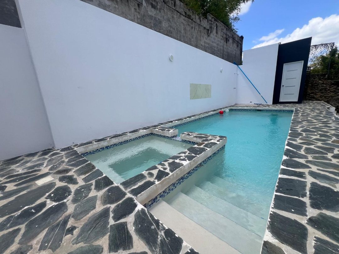 Edificio de 9 Apartamentos en Altos de La Mulata