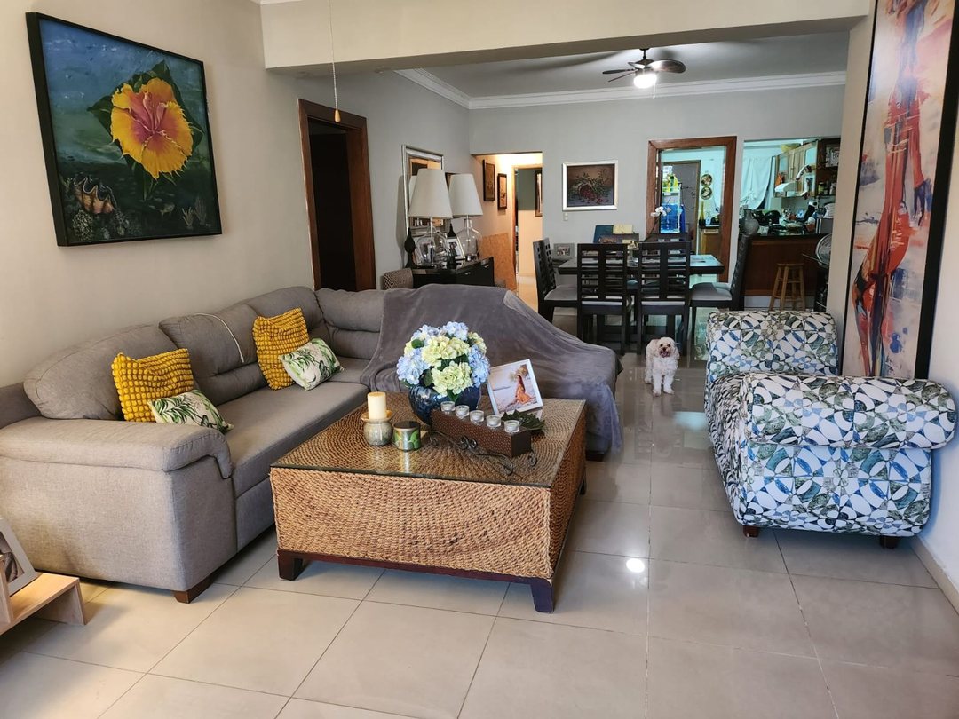 HERMOSO APARTAMENTO EN EVARISTO MORALES