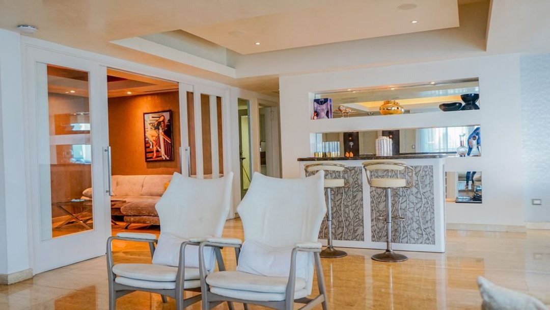 VENTA DE OPORTUNIDAD APTO CON VISTA AL MAR