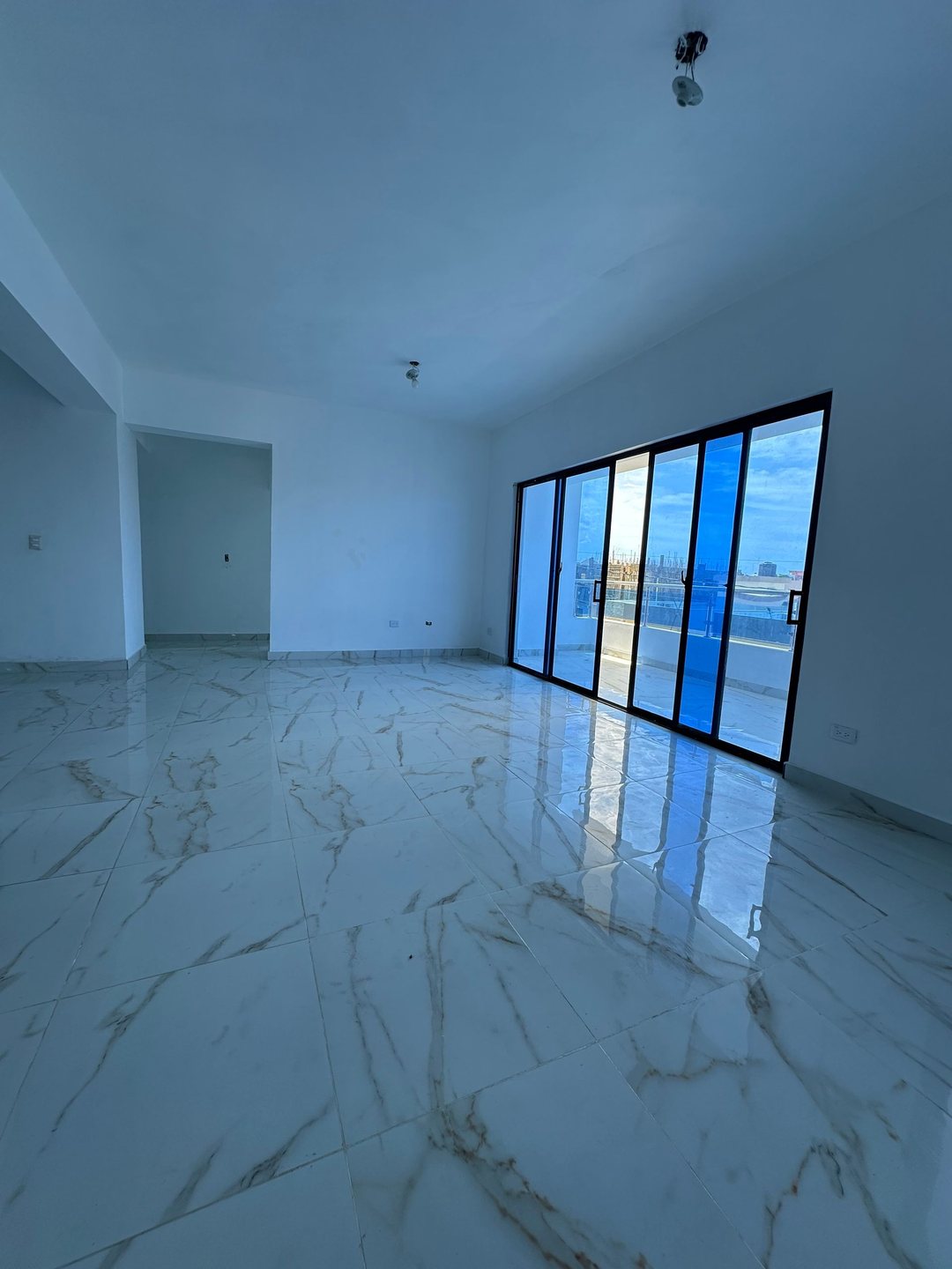 Amplio apartamento en Santo Domingo Este