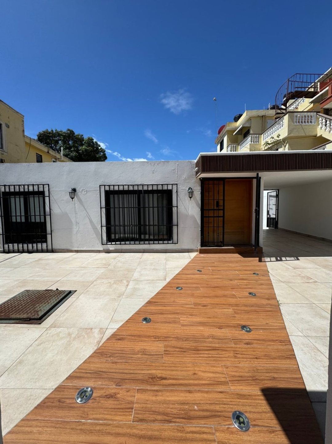 Casa en Santo Domingo Oeste, 3 hab, 2 baños