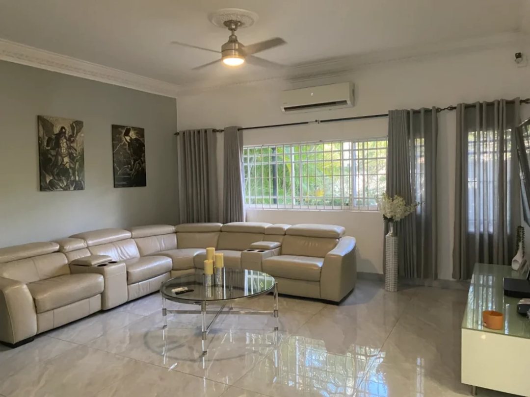 Casa en La Castellana, Santo Domingo