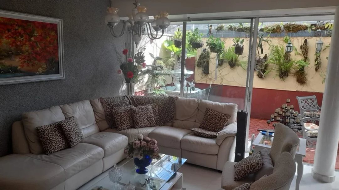 Se vende apartamento town house 3 niveles