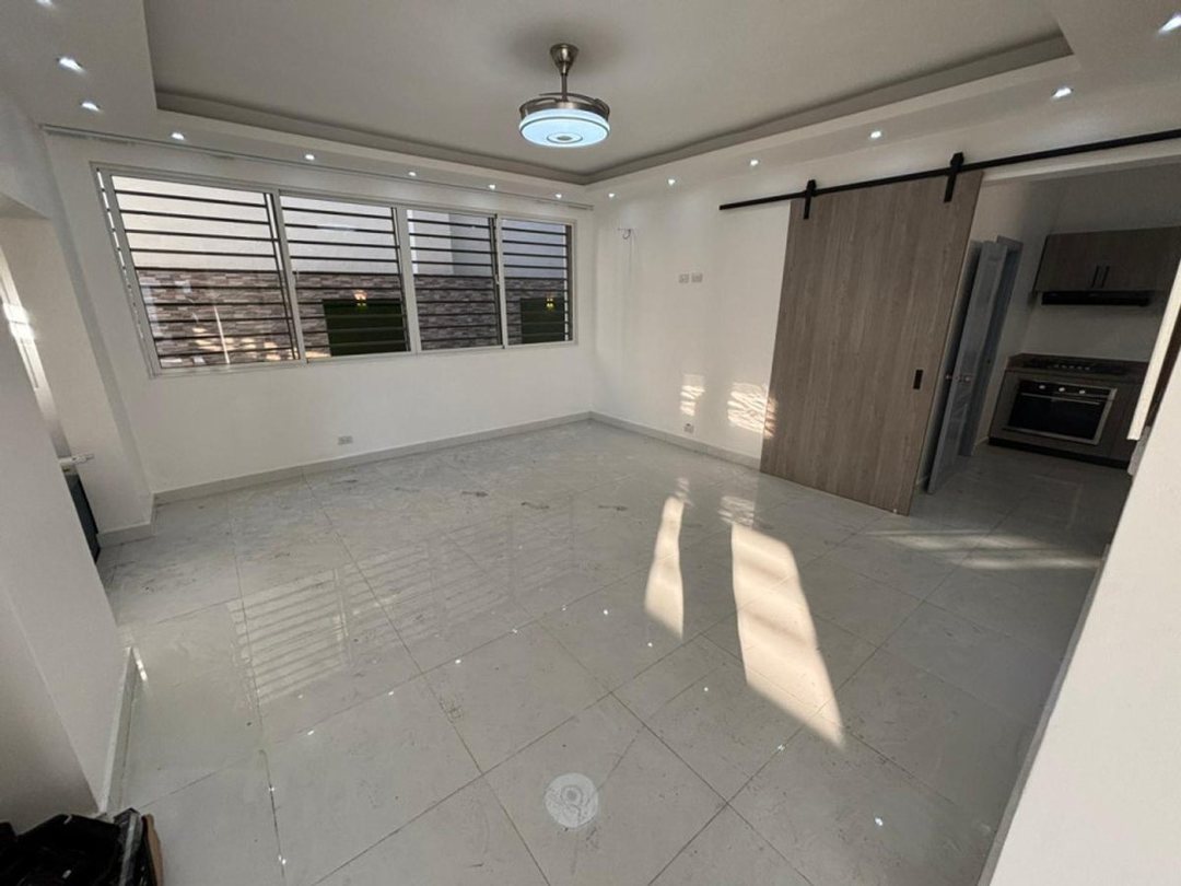 Casa en Altos de Arroyo Hondo III, Santo Domingo
