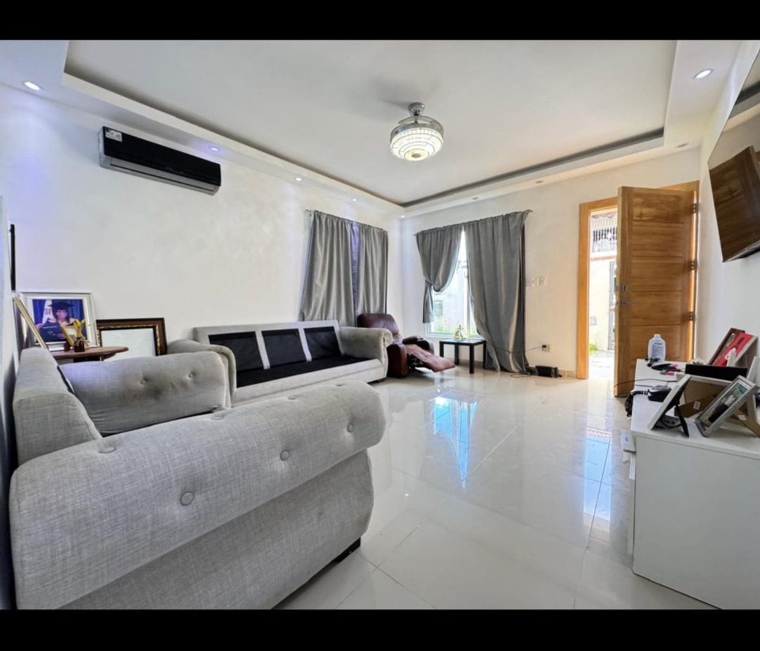 Casa en km 13, Autopista Duarte Santo Domingo Oeste