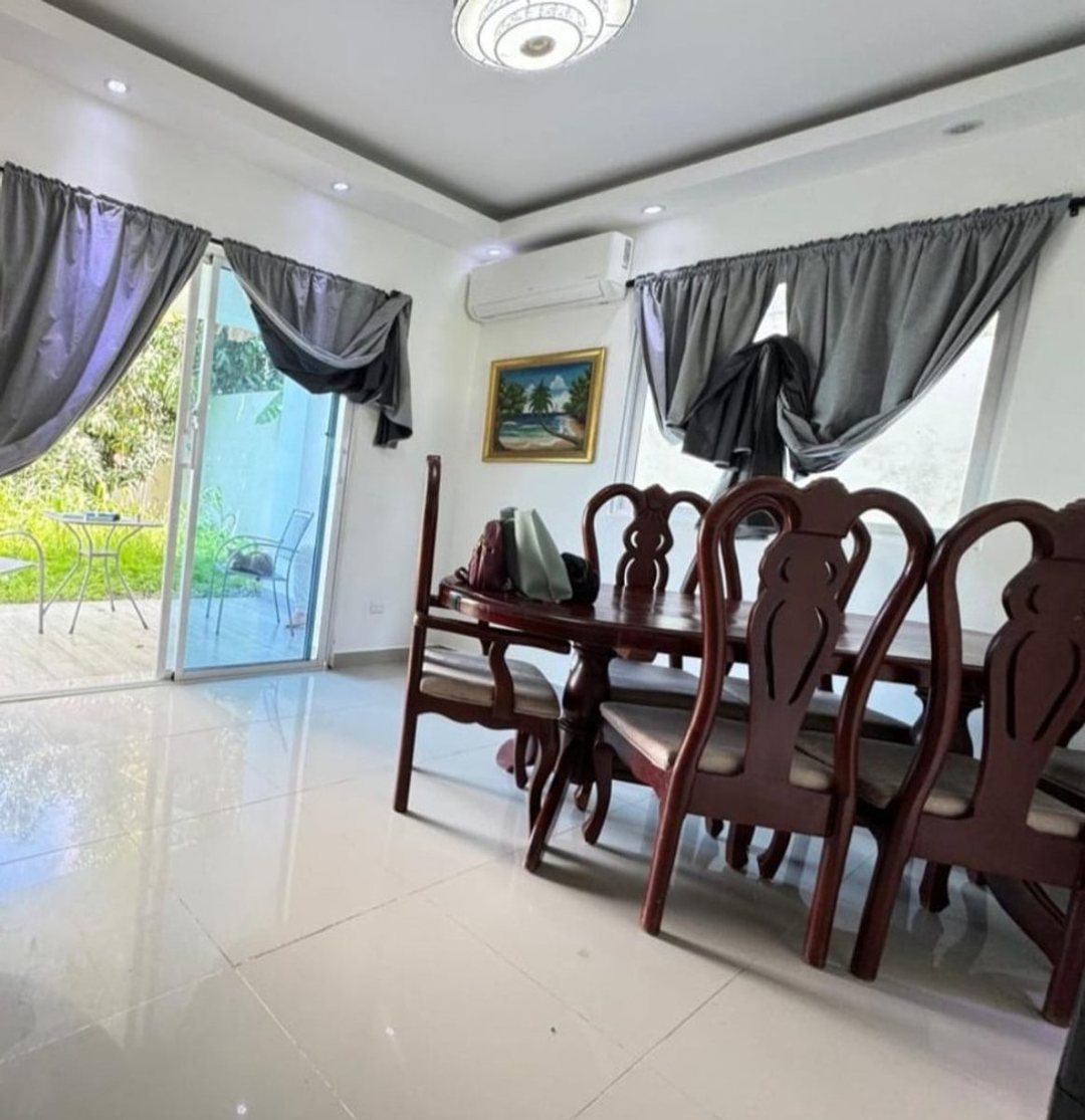 Casa en km 13, Autopista Duarte Santo Domingo Oeste