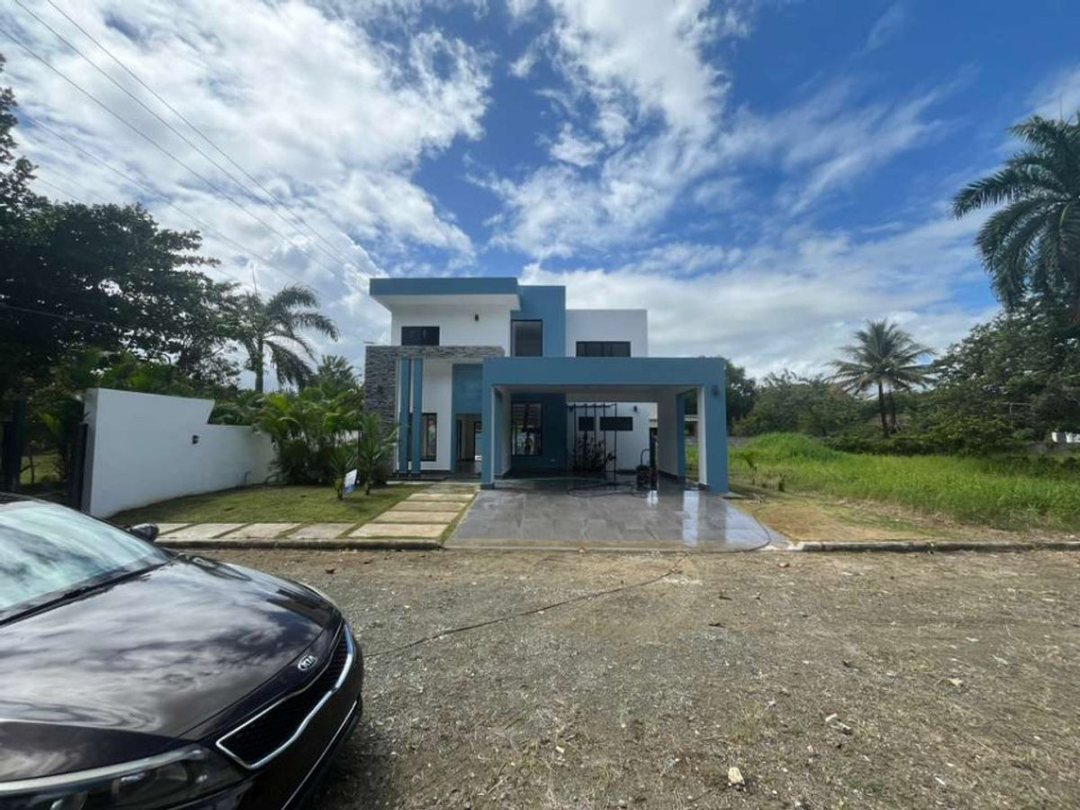 Impresionante Villa Moderna a 3 Minutos De La Playa