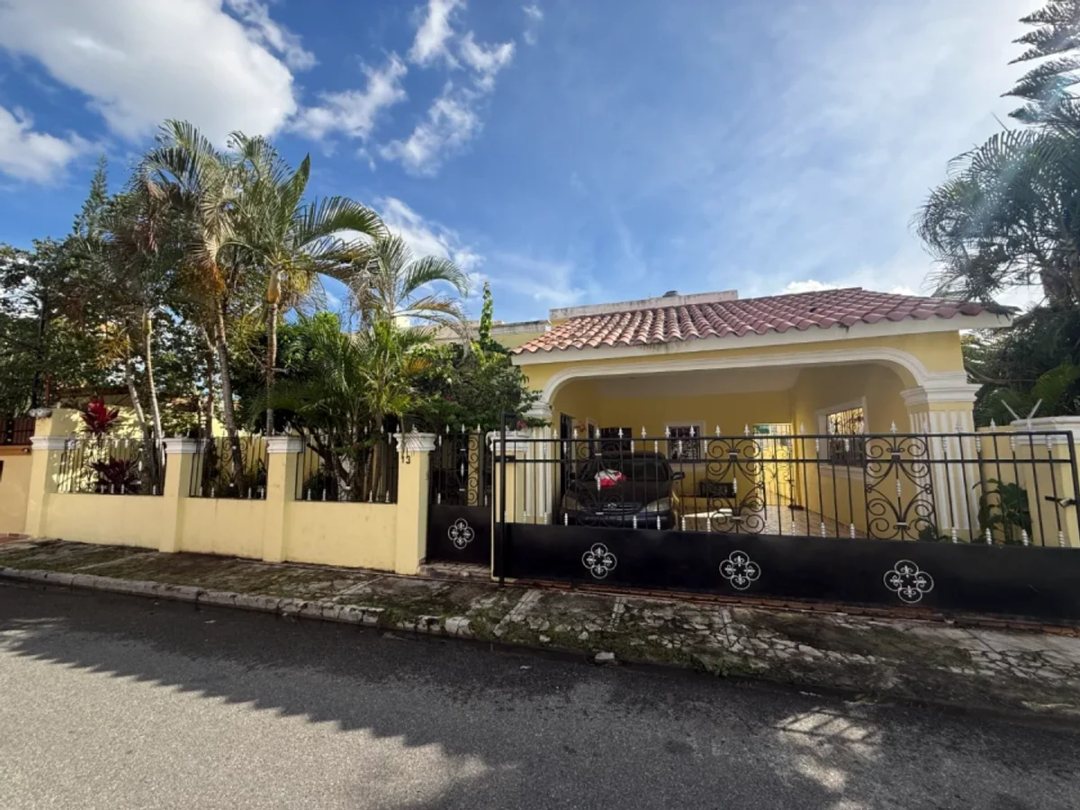 Casa en Romana del Oeste, venta amueblada