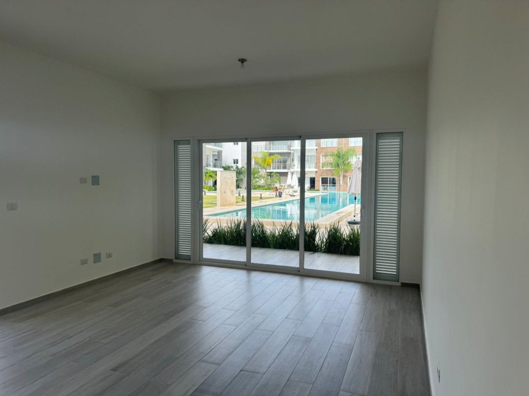 Apartamento en Planta Baja en Cana Bay Vista a la Piscina