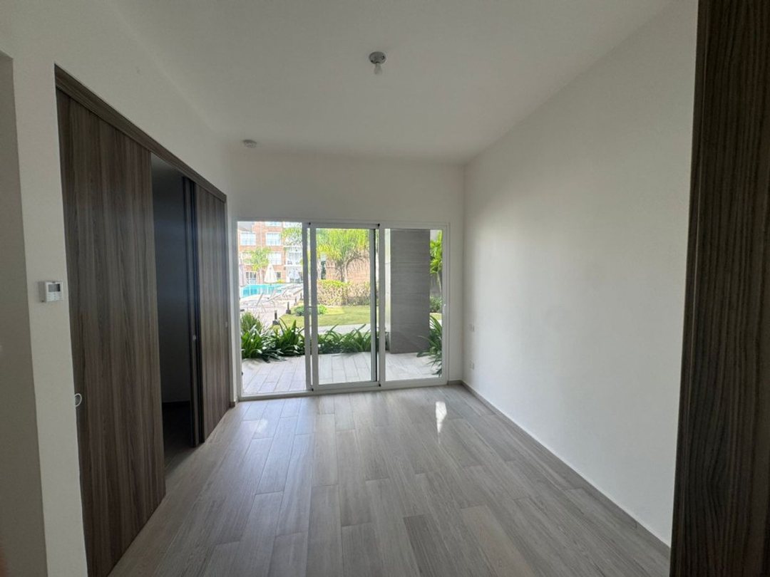 Apartamento en Planta Baja en Cana Bay Vista a la Piscina