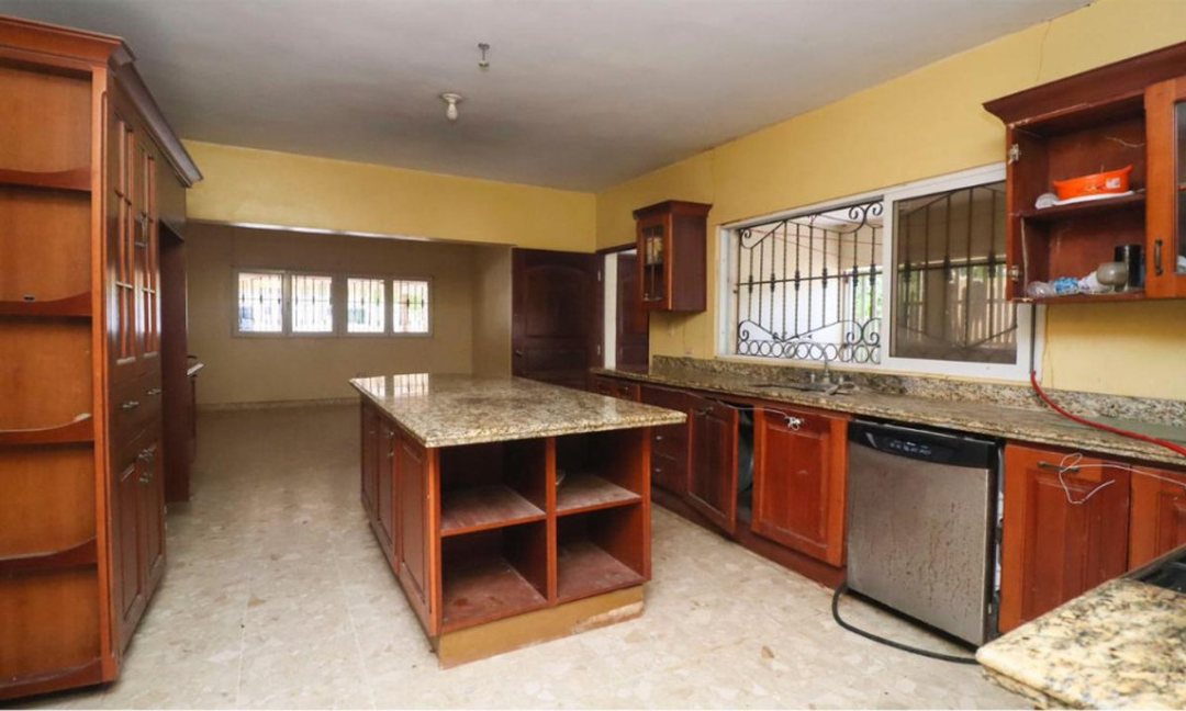 Casa de Lujo en Santo Domingo Este