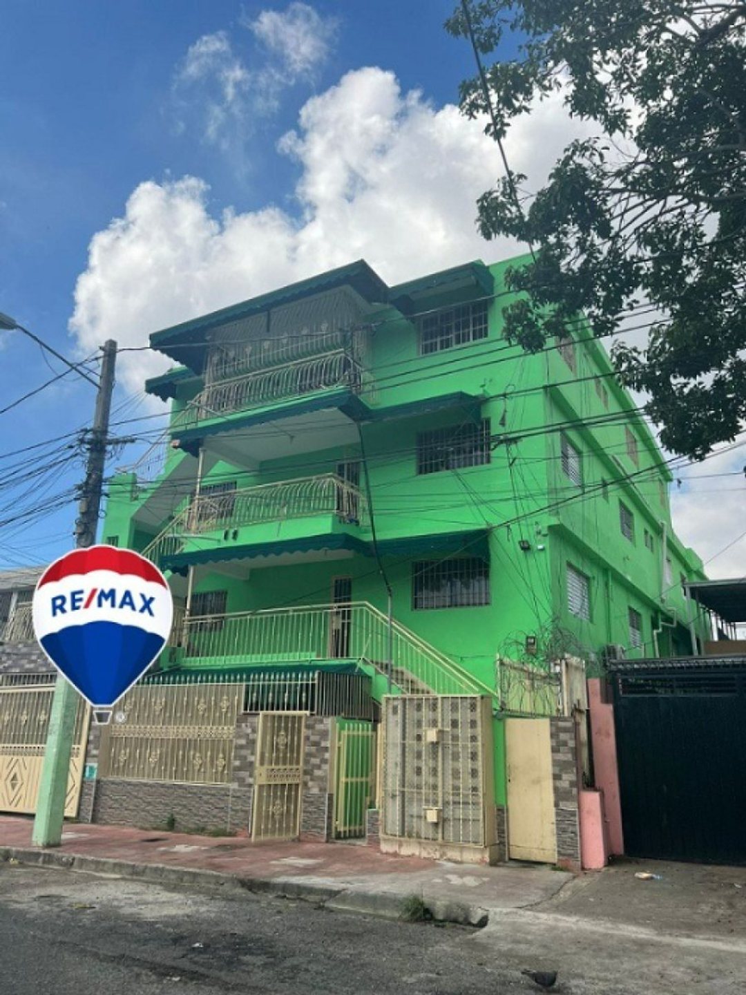 Edificio En Ensanche Ozama, Santo Domingo Este