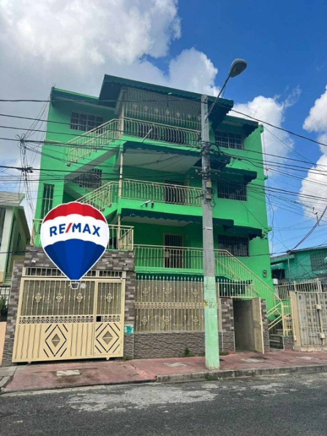 Edificio En Ensanche Ozama, Santo Domingo Este