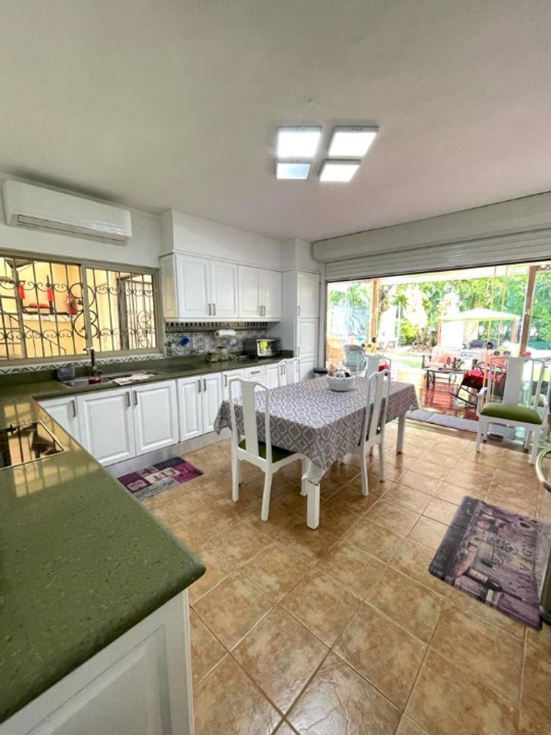 Casa de Lujo en Cuesta Hermosa II, Santo Domingo