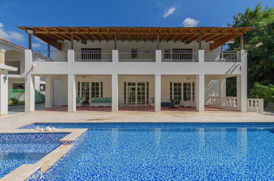Villa en venta en Metro Country Club, Juan Dolio.