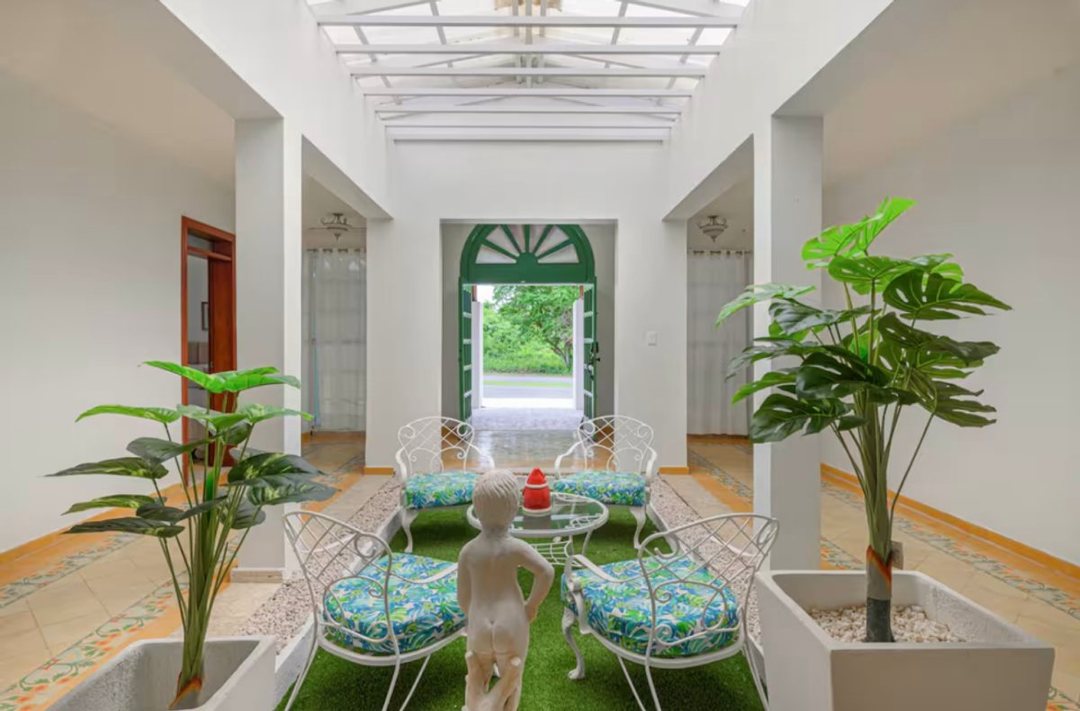 Villa en venta en Metro Country Club, Juan Dolio.
