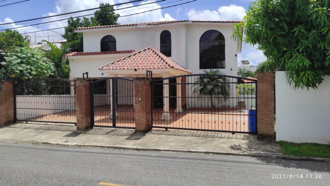 Casa de Lujo en Santo Domingo, La Meseta