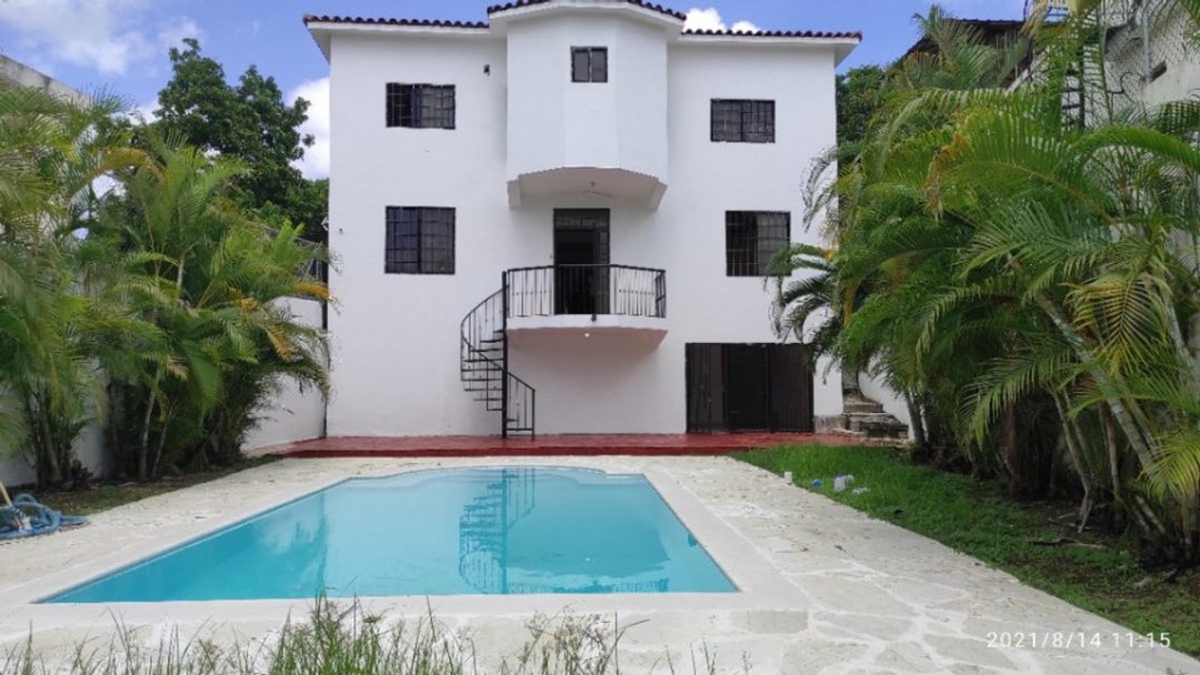 Casa de Lujo en Santo Domingo, La Meseta