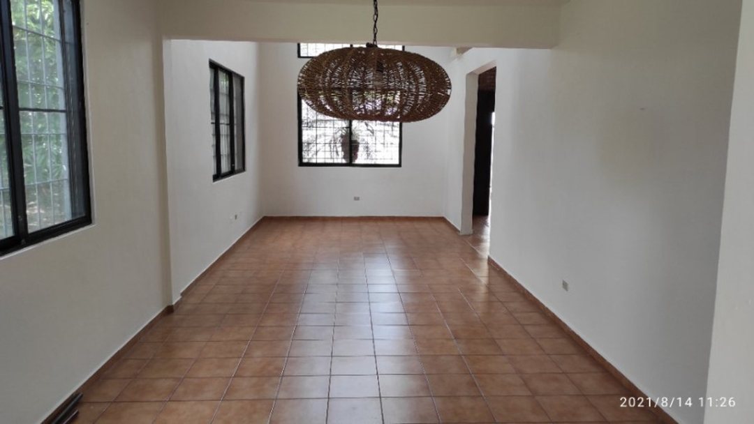 Casa de Lujo en Santo Domingo, La Meseta