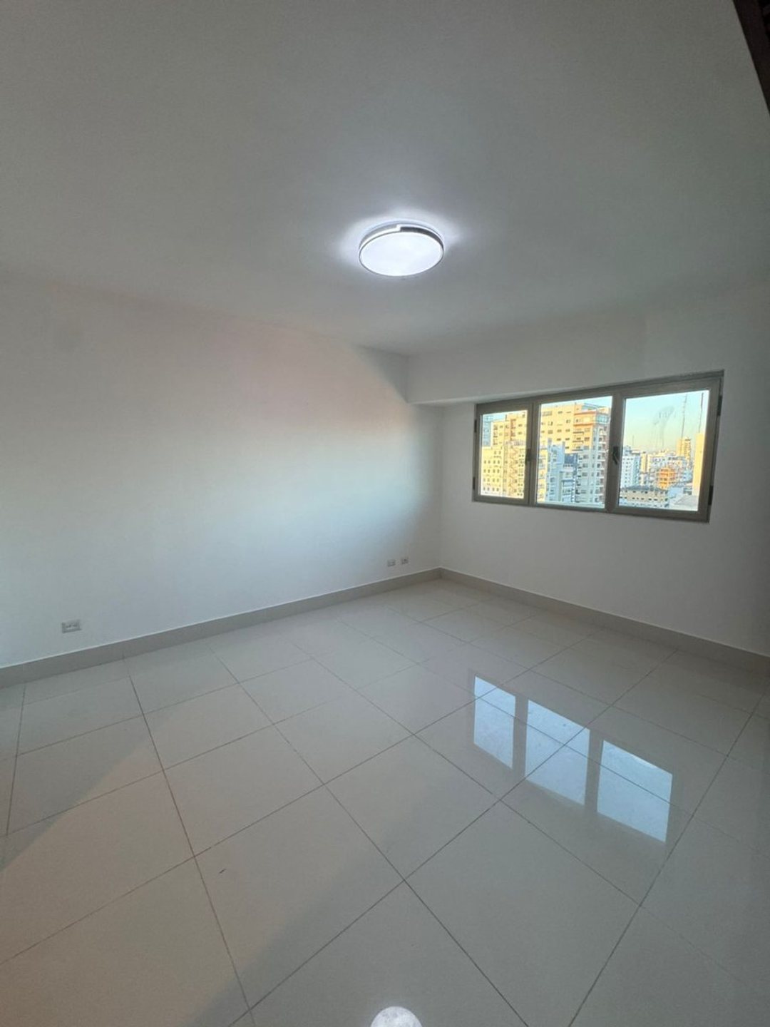 Apartamento con vista al mar en Ensanche Naco
