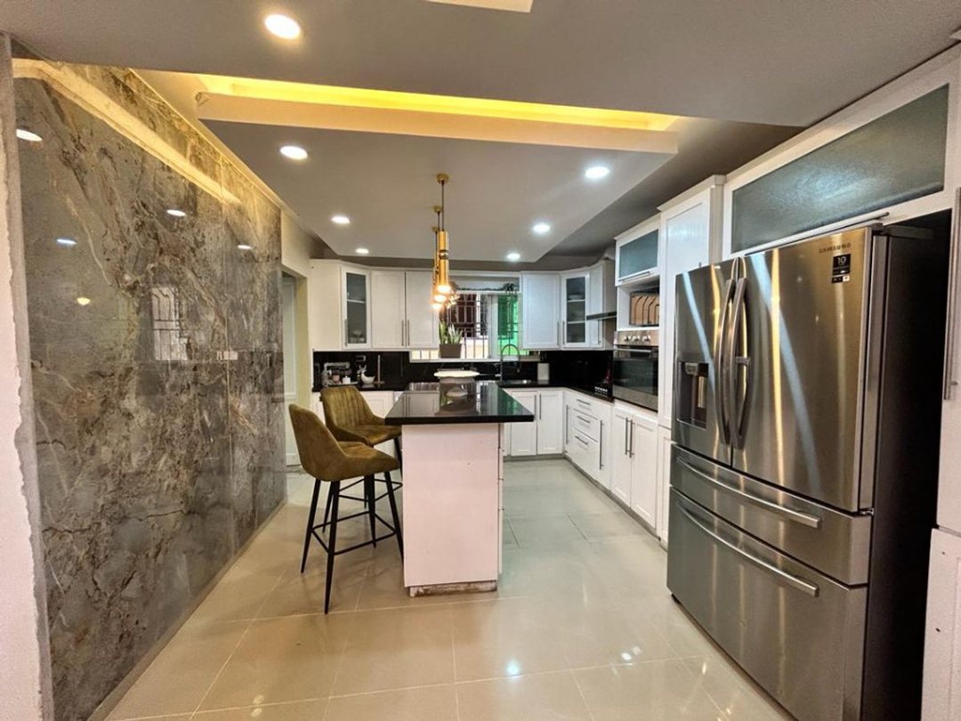 Penthouse de Lujo en Reparto Los Tres Ojos