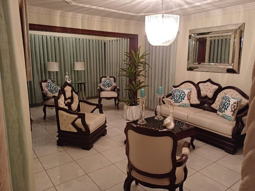 Casa En Residencial Amapola, Santo Domingo Este